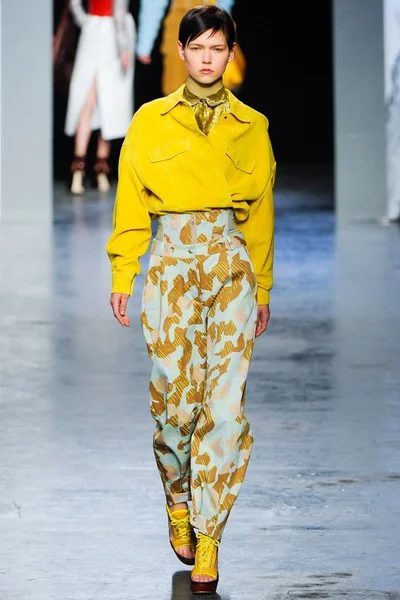 Look 13